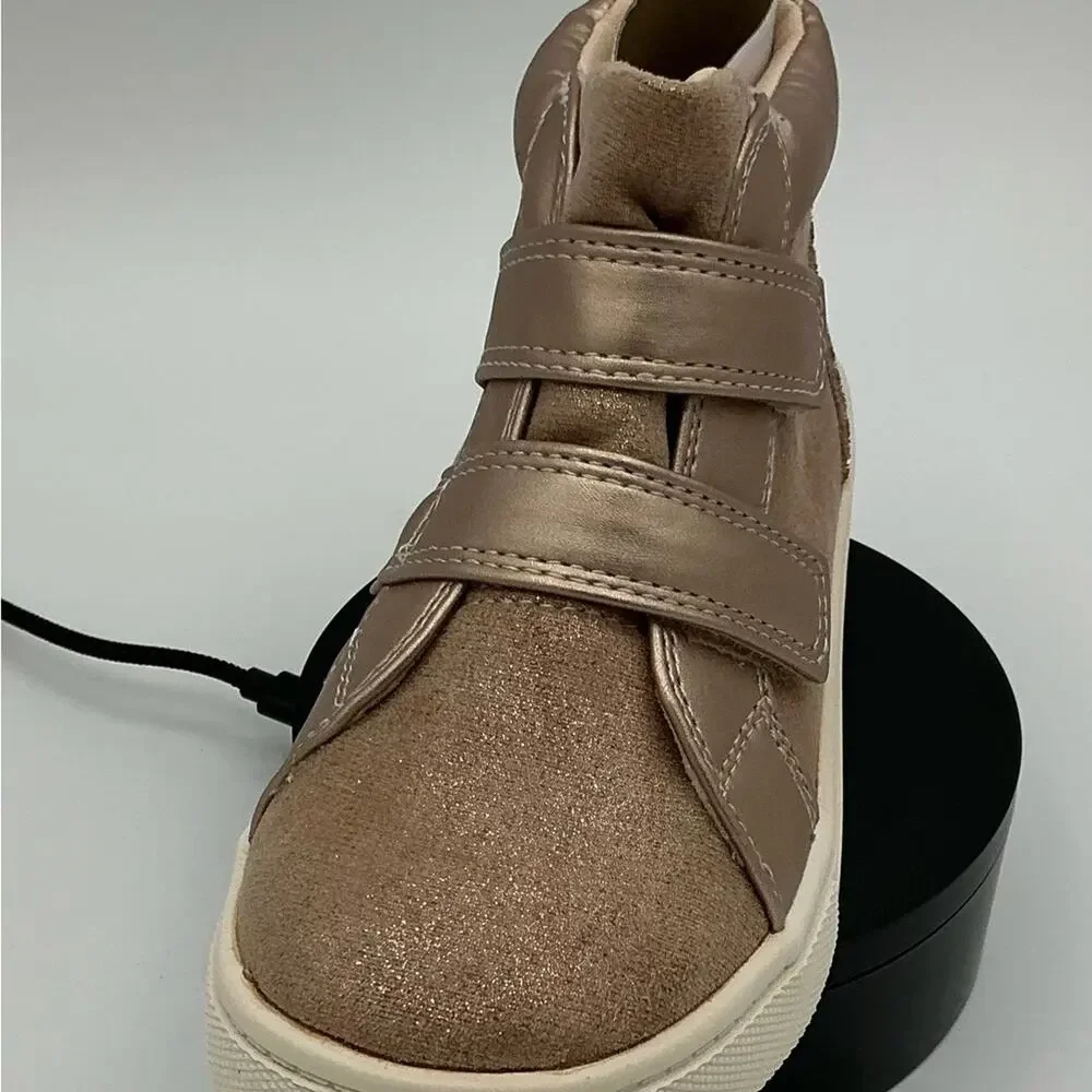 Joie Kids Sneakers in Glittery Beige and Brown Size 6